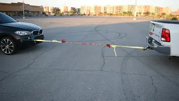 Wide front view of the SUV rope and pickup in the BLINCOO demonstration